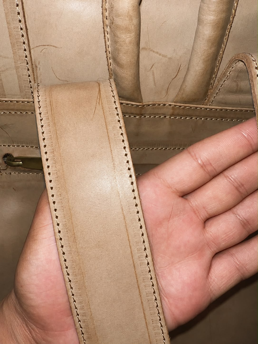 L’Élégance Nomade: Sac à Dos Cuir Fait Main - Fès