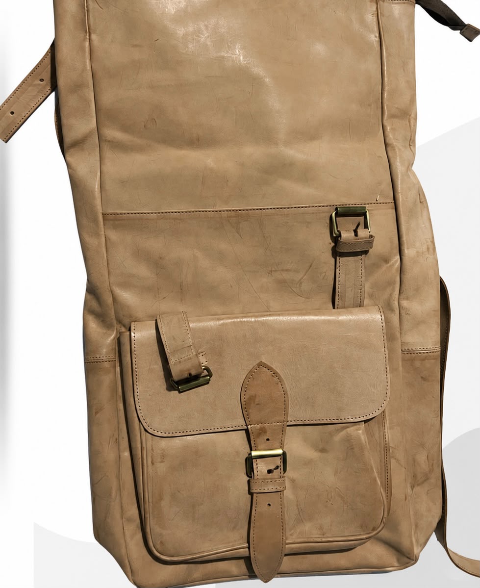 L’Élégance Nomade: Sac à Dos Cuir Fait Main - Fès